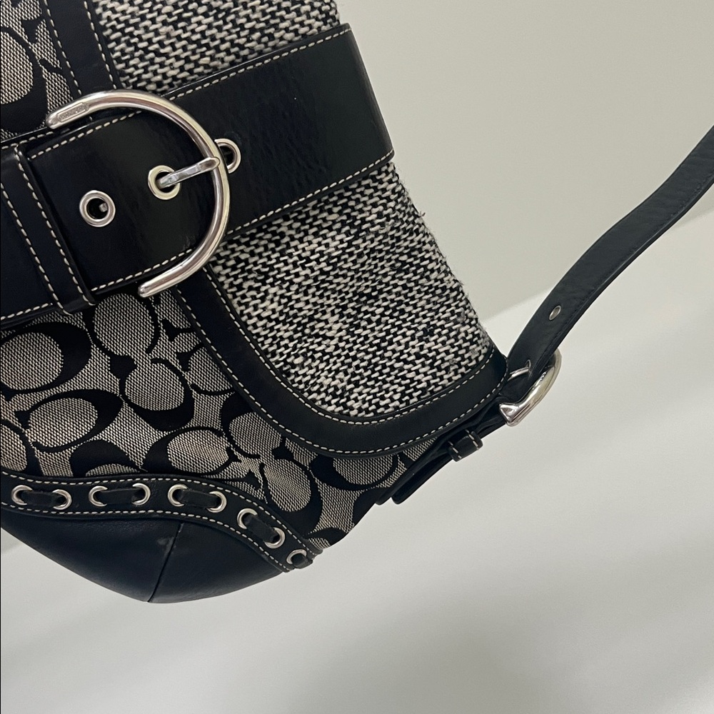Coach F10425, vintage Soho Shoulder Bag (Y2K era, circa 2006) - Picture 2 of 8